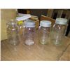 Image 1 : 4 ROUND CROWN MASON JARS