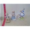 Image 2 : 5 Blue and White Figurines
