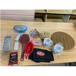 LOT OF MISCELLANEOUS KITCHEN WARE INCLUDING A "LAZY SUSAN"