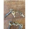 Image 4 : LOT OF 5 SKELETON KEYS