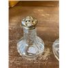 Image 3 : 1 SET CUT GLASS SALT AND PEPPER SHAKERS W/SILVER-TOPS