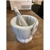 Image 1 : MARBLE MORTAR + PESTLE