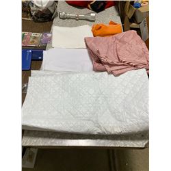 LOT OF 3 LARGE TABLE CLOTHES+ 2 WHITE LINEN+ 1 DUSTY ROSE LACE VINYL UNDERPAD