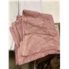 Image 3 : LOT OF 3 LARGE TABLE CLOTHES+ 2 WHITE LINEN+ 1 DUSTY ROSE LACE VINYL UNDERPAD