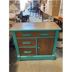 vintage wash stand, ready to use, nice drawer pulls