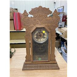 Gingerbread clock with pendulum