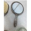 Image 4 : SILVER VINTAGE WOMENS GROOMING SET
