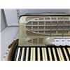 Image 2 : VINTAGE ACCORDION DAVINCI C/W CASE
