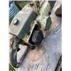 Image 4 : VINTAGE PIONEER CHAIN SAW #1440 16" BLADE GOOD COMPRESSION
