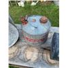 Image 3 : 3 VINTAGE GAS CANS