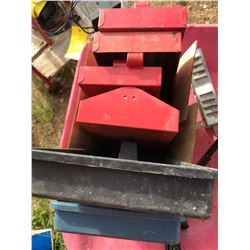 6 TOOL TRAYS + JACK+ SHOP LIGHT