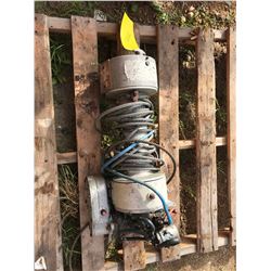 LARGE WINCH C/W CABLE (AS IS)
