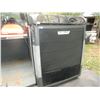 Image 1 : SMALL DOOR FRIDGE 15' W 21' T 21' D