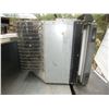 Image 3 : SMALL DOOR FRIDGE 15' W 21' T 21' D