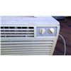 Image 2 : WINDOW AIR CONDITIONER 5200 BTU