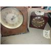 Image 6 : Dakota alert system, Dog Fencer, 2 old electric clocks