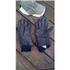 Image 2 : GLOVES AND A HAT