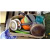 Image 5 : LOT OF KITCHENWARE