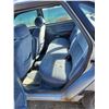 Image 6 : 1990 Ford Taurus (silver) VIN: 1FACP52U9LG170428 (HAS KEYS)