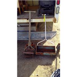 GARDEN SCAFFLER AND SPREADER