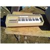 Image 2 : ELECTRIC ORGAN + MISC TOYS + ECT