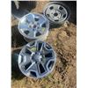 Image 1 : 1 STEEL + 1 CROME + 1 ALUMINUM RIMS