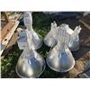 Image 1 : 5 HANGING LIGHTS 3 24' X400 WATT AND 2 18'