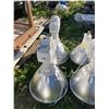 Image 2 : 5 HANGING LIGHTS 3 24' X400 WATT AND 2 18'