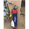 Image 1 : GOLF CLUBS AND CARRIER RED WHITE AND BLUE