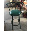 Image 5 : 2 STOOLS