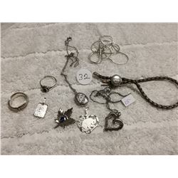 LOT OF STERLING SILVER JEWELLERY, 32 GRAMS