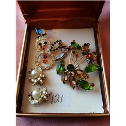 Lot of 2 Rhinestone broaches and clip earrings
