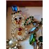 Image 3 : Lot of 2 Rhinestone broaches and clip earrings