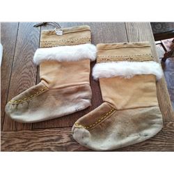 Moose hide mukluks, 11½” toe to heel