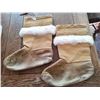 Image 1 : Moose hide mukluks, 11½” toe to heel