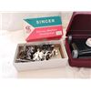 Image 3 : Lot of Singer sewing items (4)