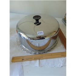 VINTAGE MID CENTURY CAKE PLATTER AND COVER