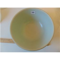 VINTAGE 23 CM DIAMETER JADE GREEN PYREX MIXING BOWL