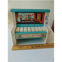 1969 FISHER PRICE CHANGE-A-TUNE PIANO WORKS 3 TUNES