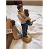 Image 3 : WILLOW TREE, FATHER DAUGHER, FOREVER IN JEANS FIGURINE