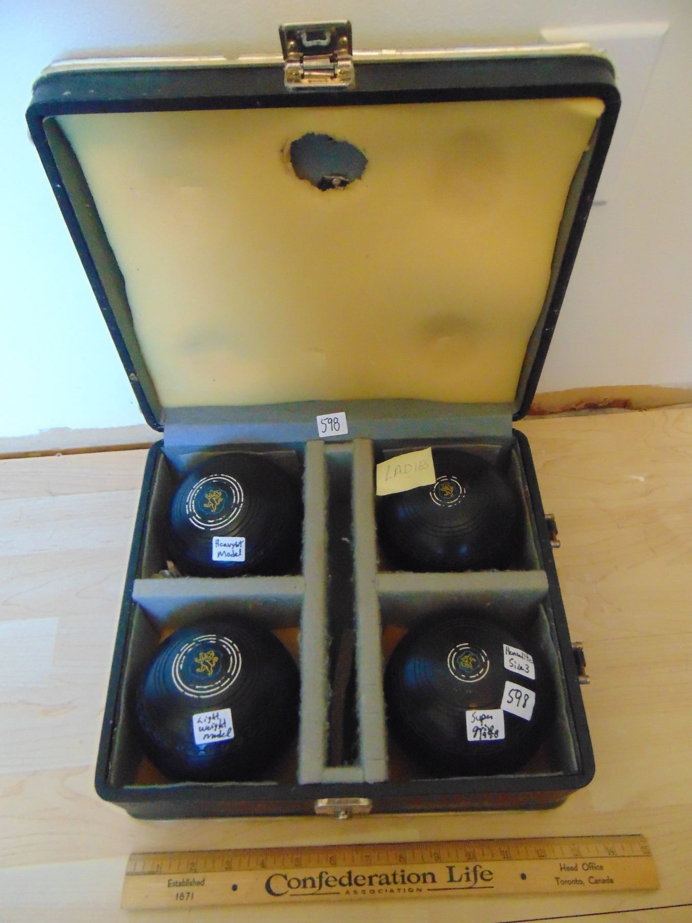 VINTAGE LADIES HENSOLITE BOWLING BALLS
