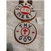 Image 2 : VINTAGE BEADED MEDALLION 'PREPARE TO MEET THY GOD'