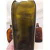Image 3 : 4 ANTIQUE WHISKEY BOTTLES