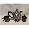 Image 4 : 2 VINTAGE BABY CUPS & TEA POT