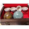 Image 3 : VINTAGE TREASURE BOX WITH CONTENT, 2 GIANT MARBLES