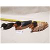 Image 1 : 2 WOODEN DUCKS & 1 DUCKS UNLIMITED