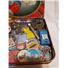 Image 5 : VINTAGE ITEMS INSIDE OLD TIN