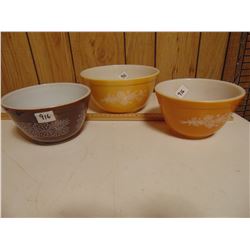 THRE VINTAGE OYREX BOWLS