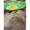 Image 2 : 2 RETRO 1970'S TIN TABLES