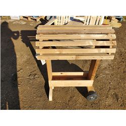 SADDLE STAND ON WHEELS (2)